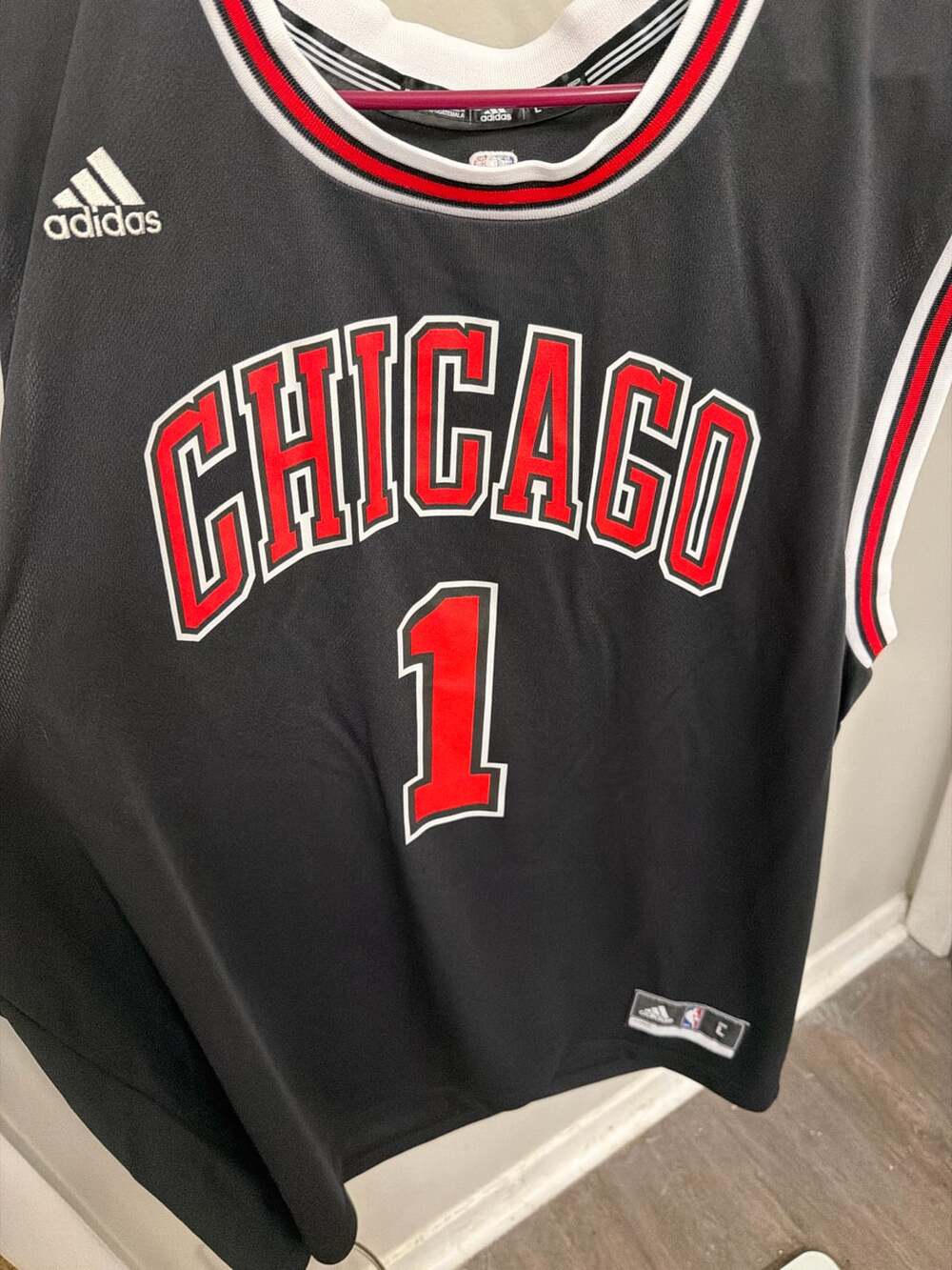 Adidas Derrick Rose Chicago Bulls #1 Swingman Jersey Black Men’s Large NBA